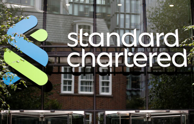 StanChart suspends new offshore channel investments by China clients