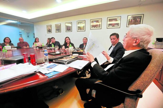 BRIGHT PROSPECTS Trade Secretary Alfredo Pascual talks about the latest developments in the investment scene during a roundtable discussion with the Inquirer business section at the Inquirer office in Makati City. —EUGENE ARANETA