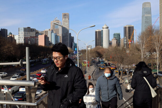 China stocks lead Asia lower, gold drifts after record peak