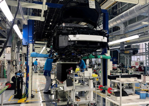 German industry grows in Jan but car output remains weak