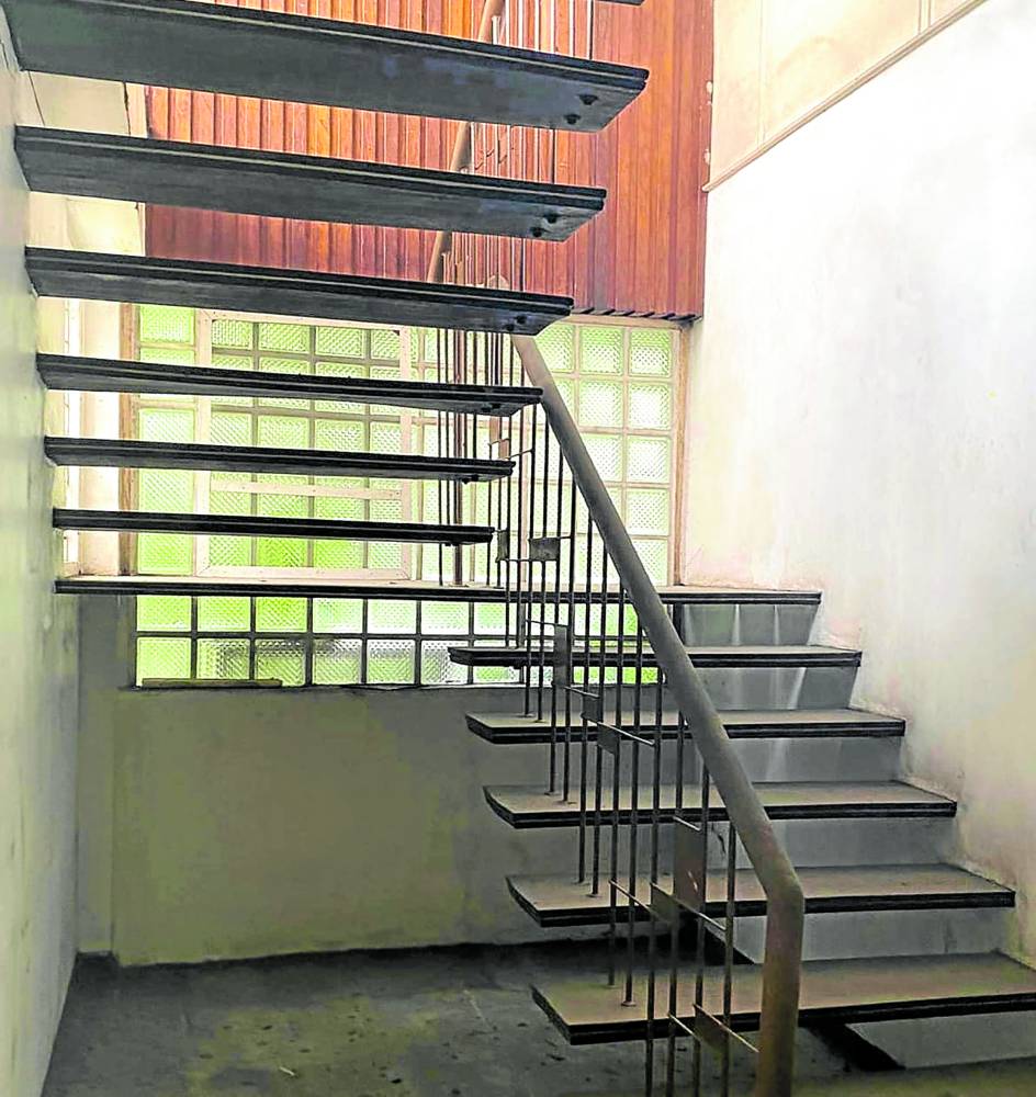 Filipino beliefs dictate that stairs should not have steps divisible by three to prevent the sequence “oro, plata, mata” (gold, silver, death)