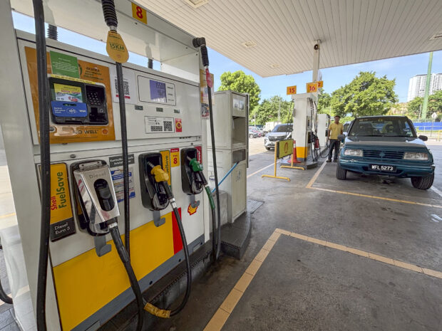 马来西亚修改数十年的燃油补贴 柴油价格上涨 56%