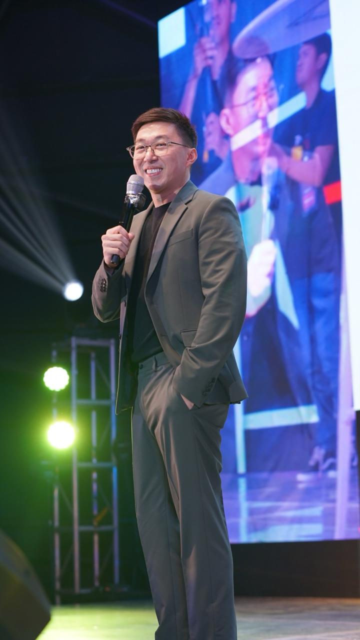 JC Premiere held its first ONE% Masterclass last June 8, 2024, at the Samsung Hall in SM Aura, Taguig City. It was attended by JC Premiere’s leaders, coaches and authorized wholesalers. The event speakers were JC’s founders, President and CEO,Jonathan So, and Vice President and CFO Carlito Macadangdang. 