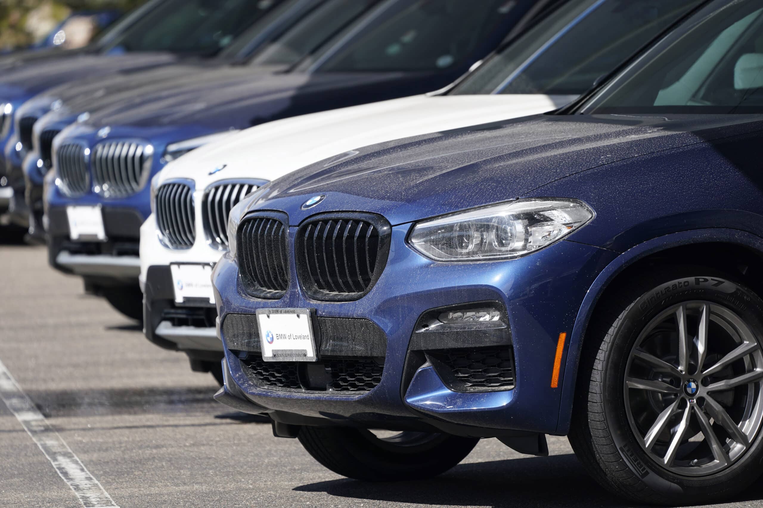 BMW recalls over 291,000 SUVs due to interior cargo rails can detach in crash