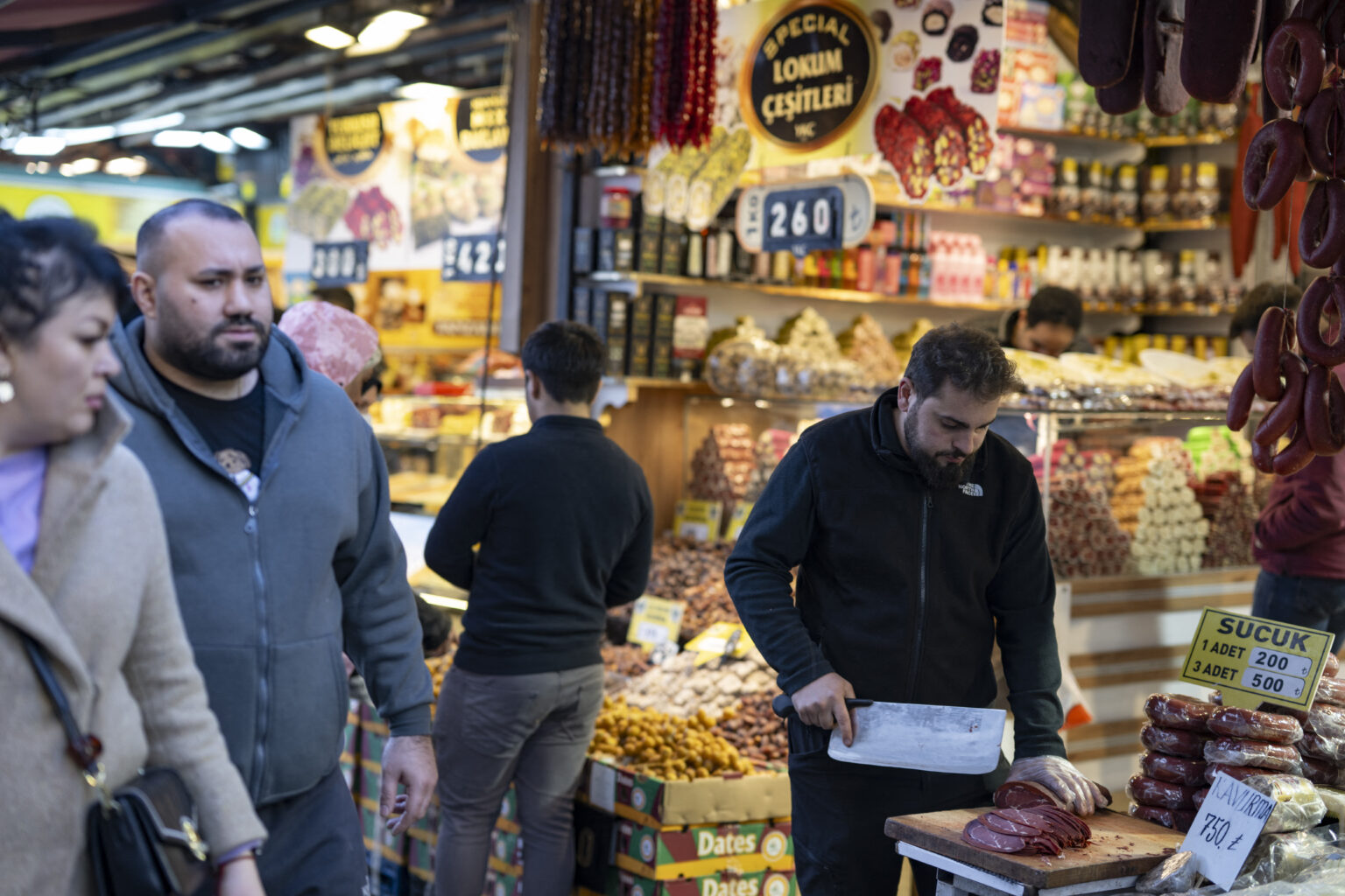 Turkish inflation falls to 71.6 percent in June: official data