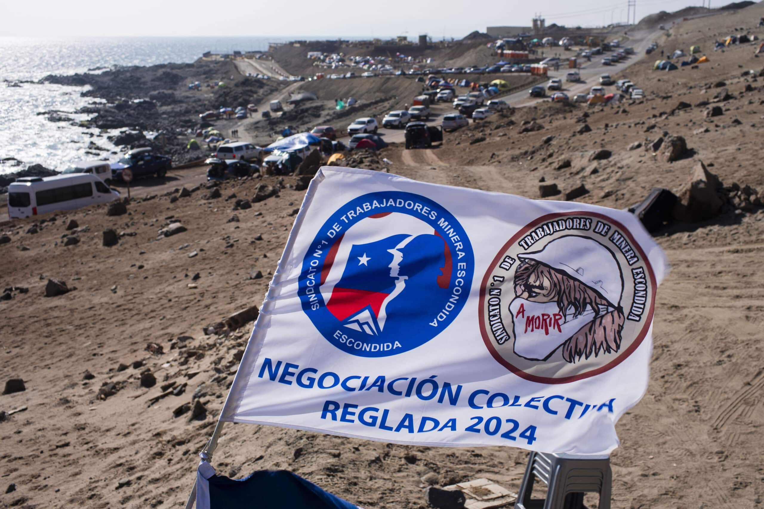 Trabajadores desconvocan huelga en la mina de cobre más grande del mundo en Chile