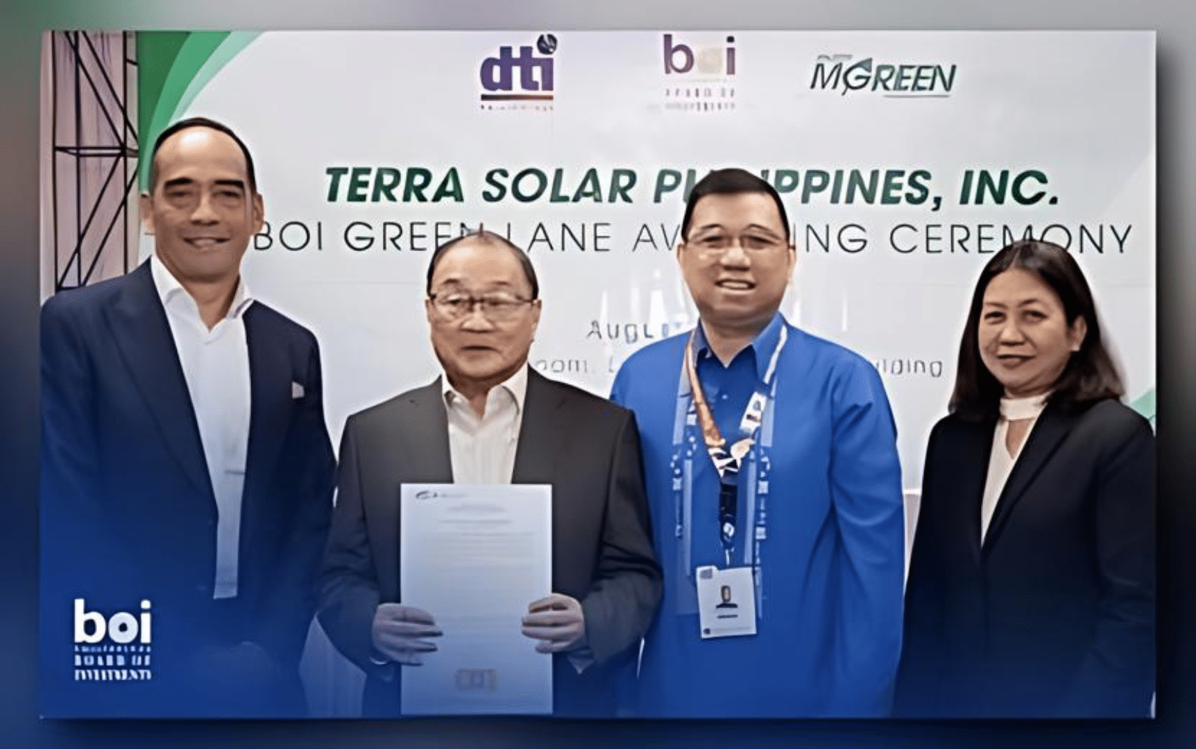 Gov’t green lanes world’s largest solar power project