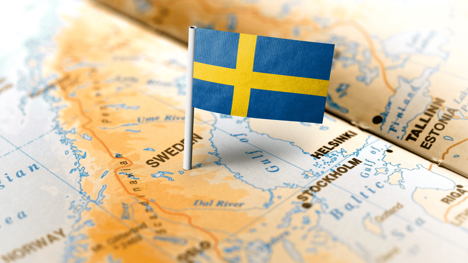 Sweden plans tax cuts to boost growth