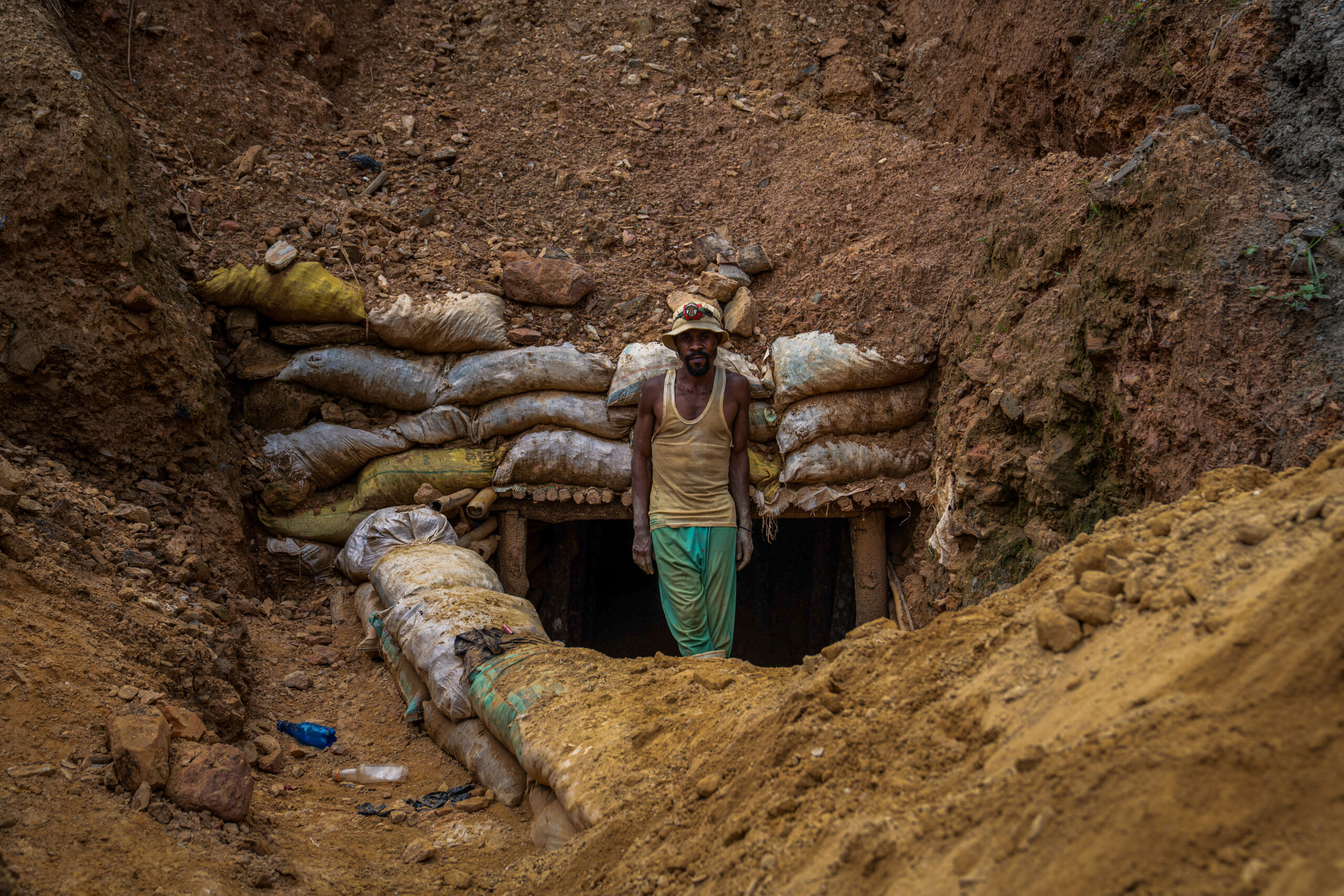 East DR Congo grapples with Chinese gold mining firms