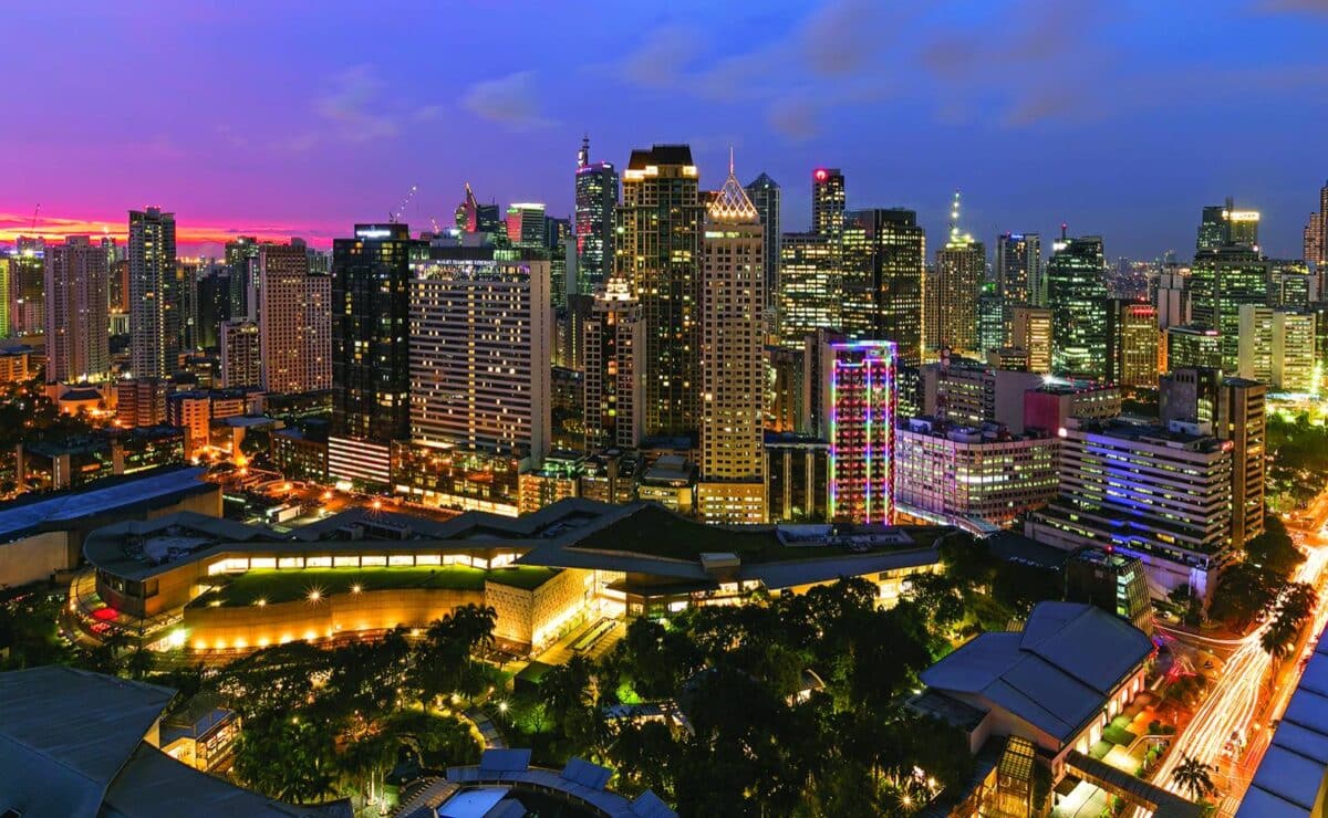 Night shot ng Makati CBD