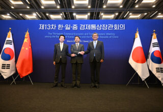 China, South Korea and Japan agree to strengthen free trade