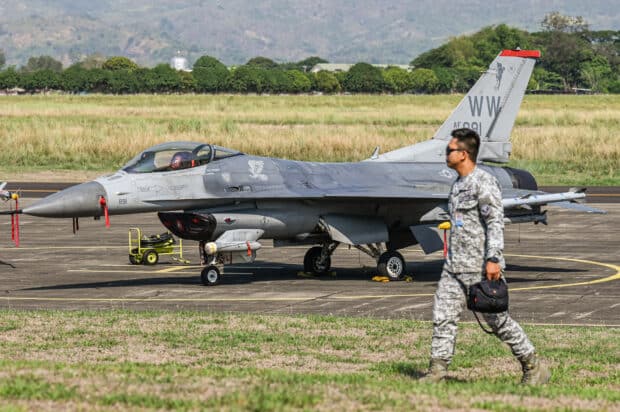 US approves .58-B fighter-jet sale to Philippines