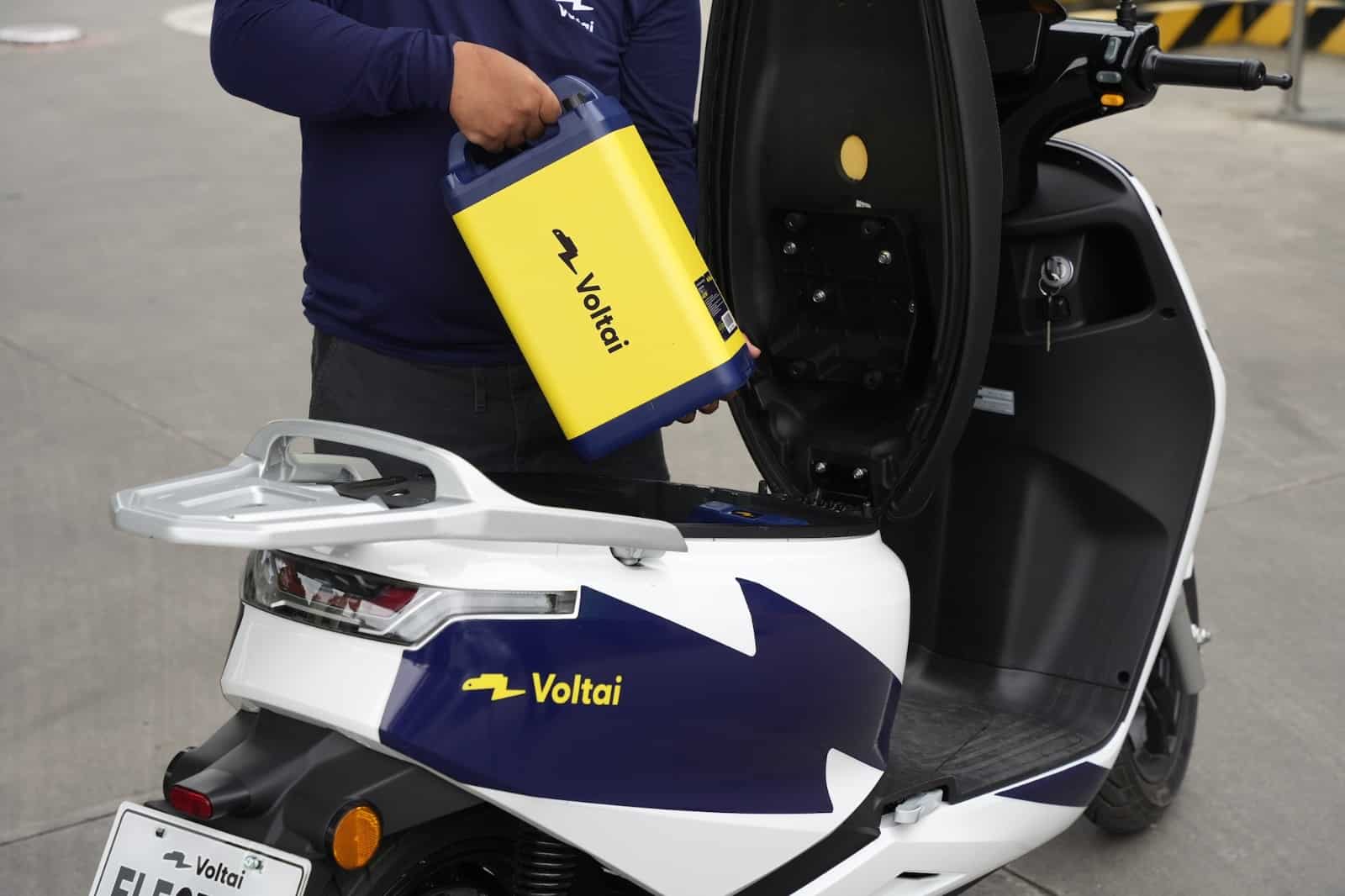 Battery swapping with Voltai is easy and can be completed in seconds. Designed for Philippine roads, their
electric 2-wheel vehicles are certified safe by the DOE, PDEA and DTI.