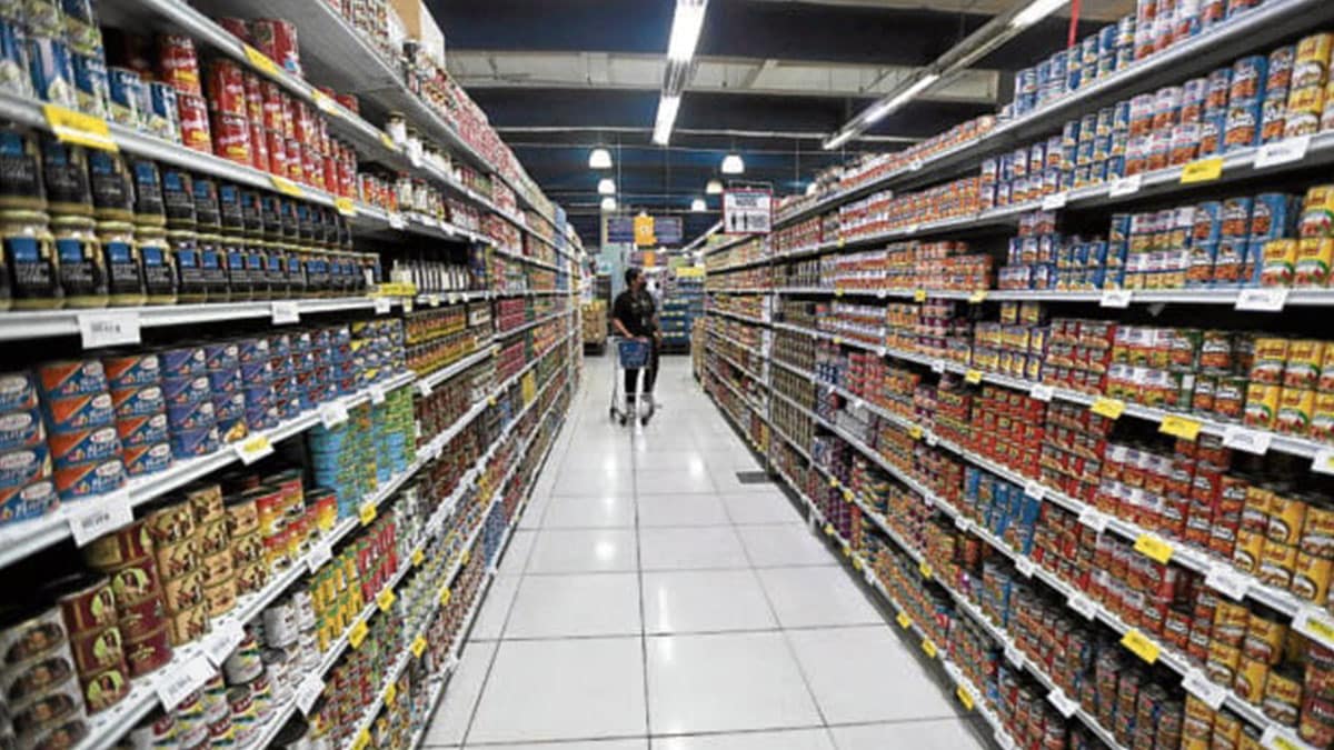 Holiday spending weak this year