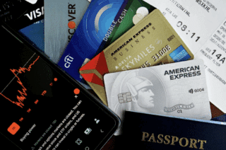 From signals to safeguards: AI-Powered early warning for modern banking