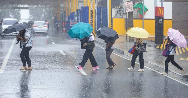 Days of continuous rain can quickly change daily life in the cities. (HTTPS://WWW.PNA.GOV.PH/)