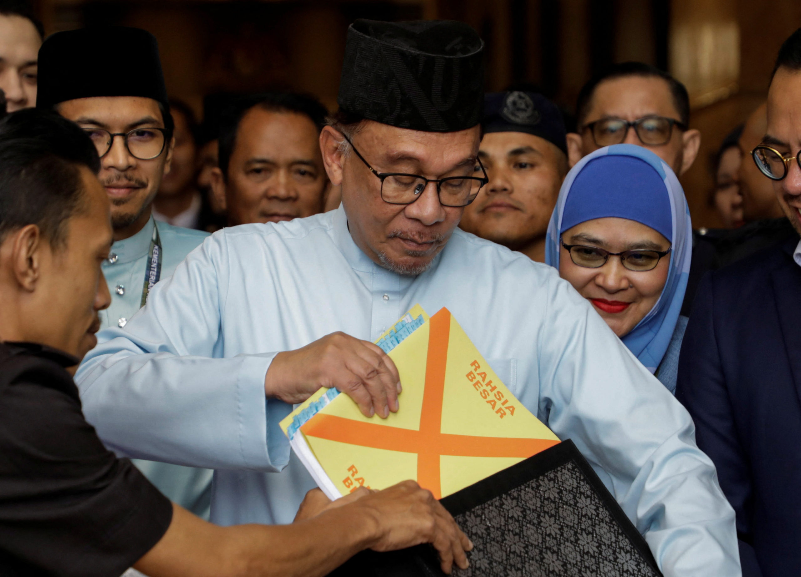 Malaysia Unveils Revised 2023 Budget In Putrajaya | Inquirer Business